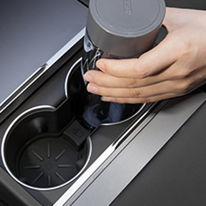 No cup holder space loss