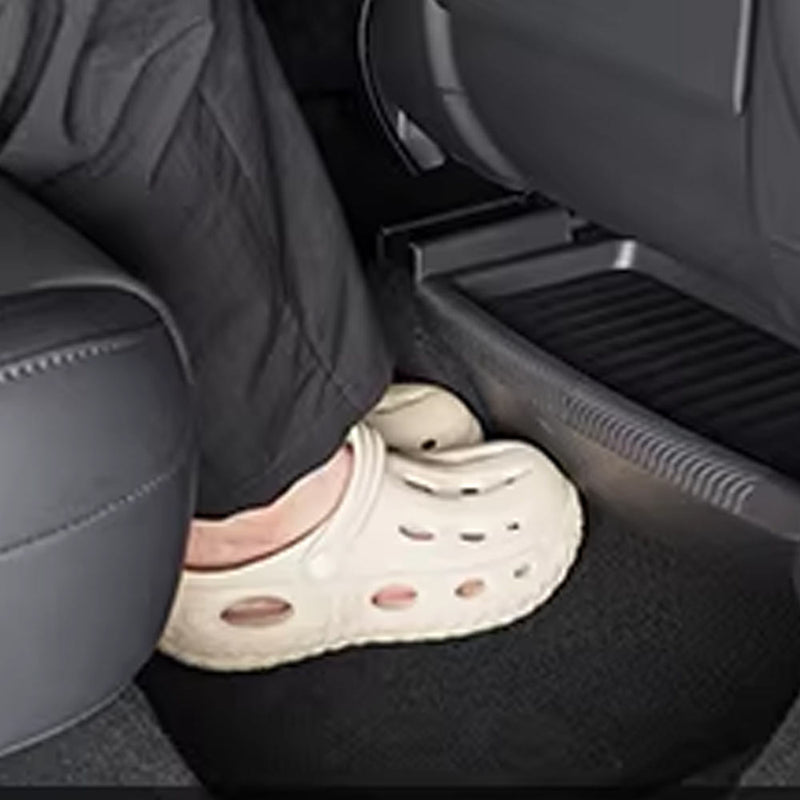 Does not obstruct rear legroom