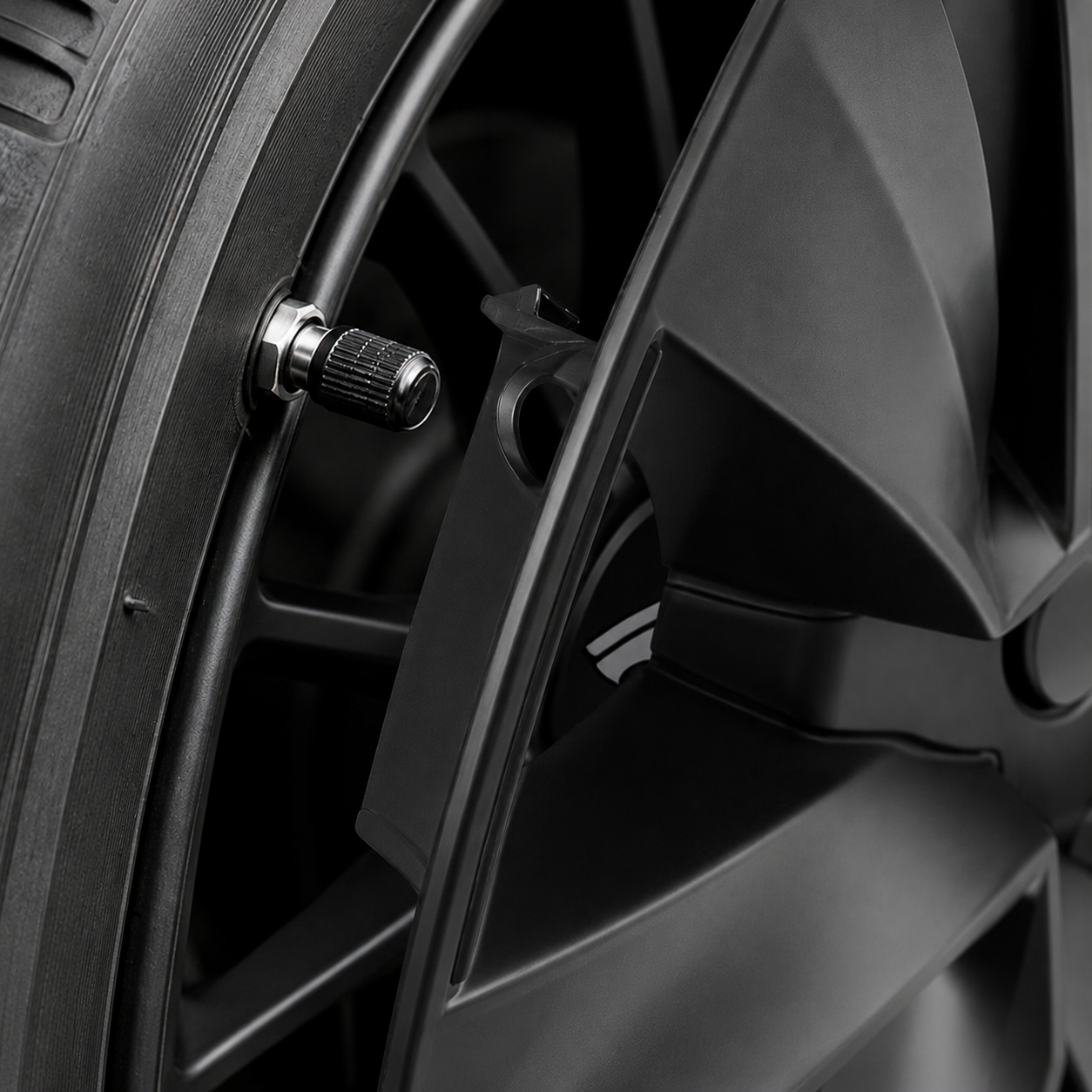 19-Inch Wheel Covers for Tesla Model Y (2025) – Matte Black ABS Snap-On Hubcaps